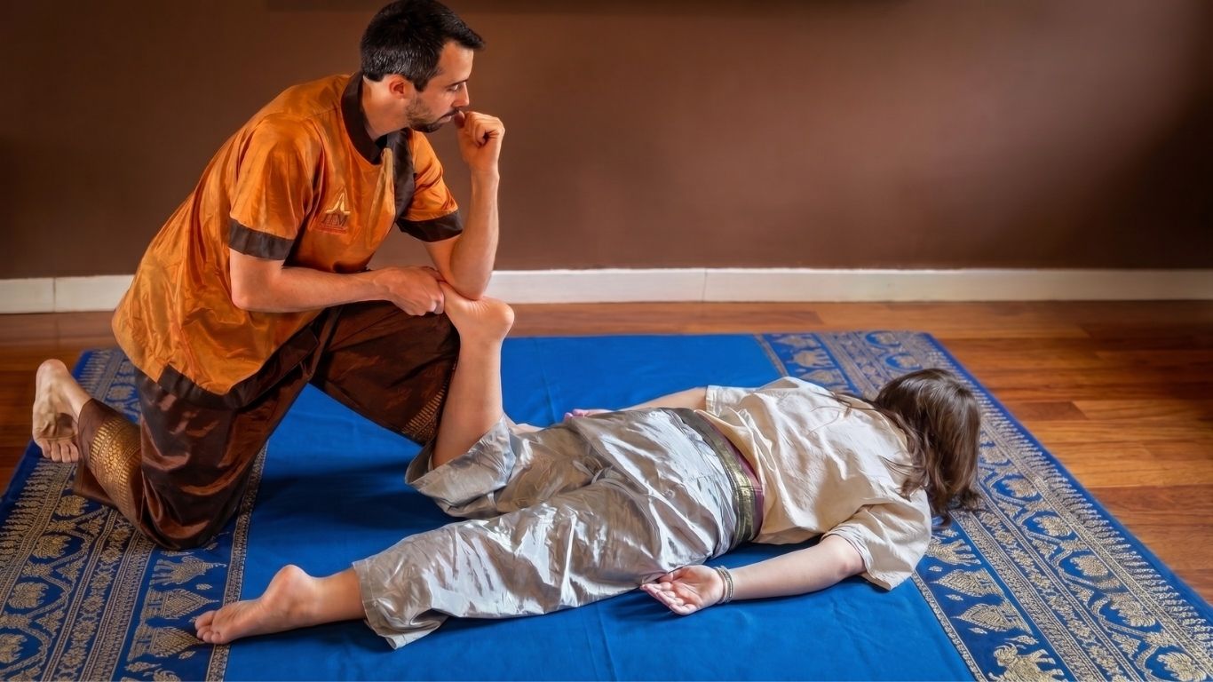 Stage intensif ITM — massage thaï au sol Nuad Bo Rarn