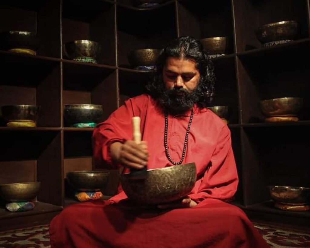 Binod formateur du Népal Formation Mrauk-U massage